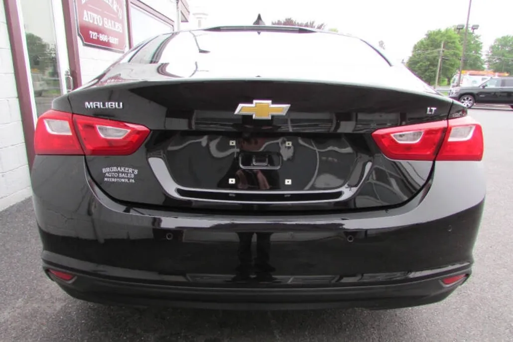 2024 Chevrolet Malibu 1LT photo 1