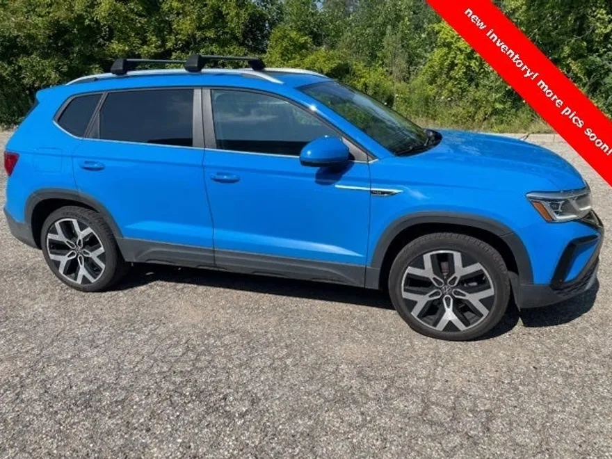 2022 Volkswagen Taos SEL photo 1