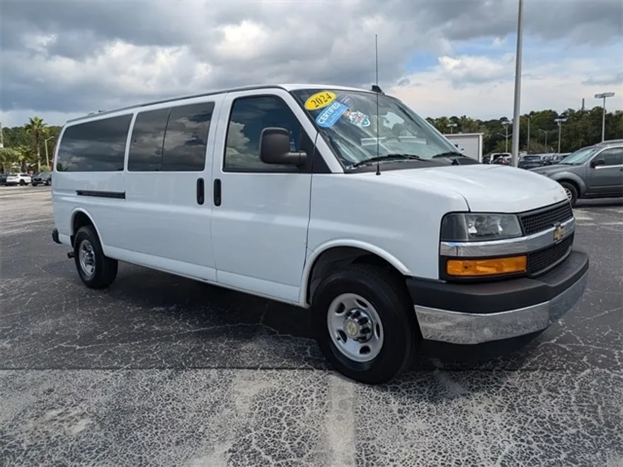 2024 Chevrolet Express 3500 LT Passenger Van photo 1