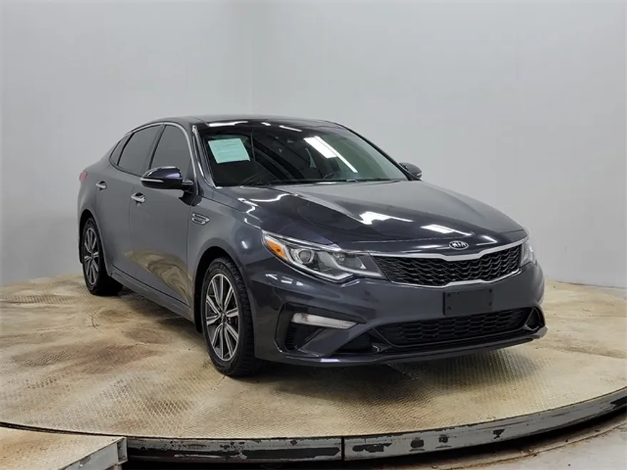 2019 Kia Optima LX photo 1
