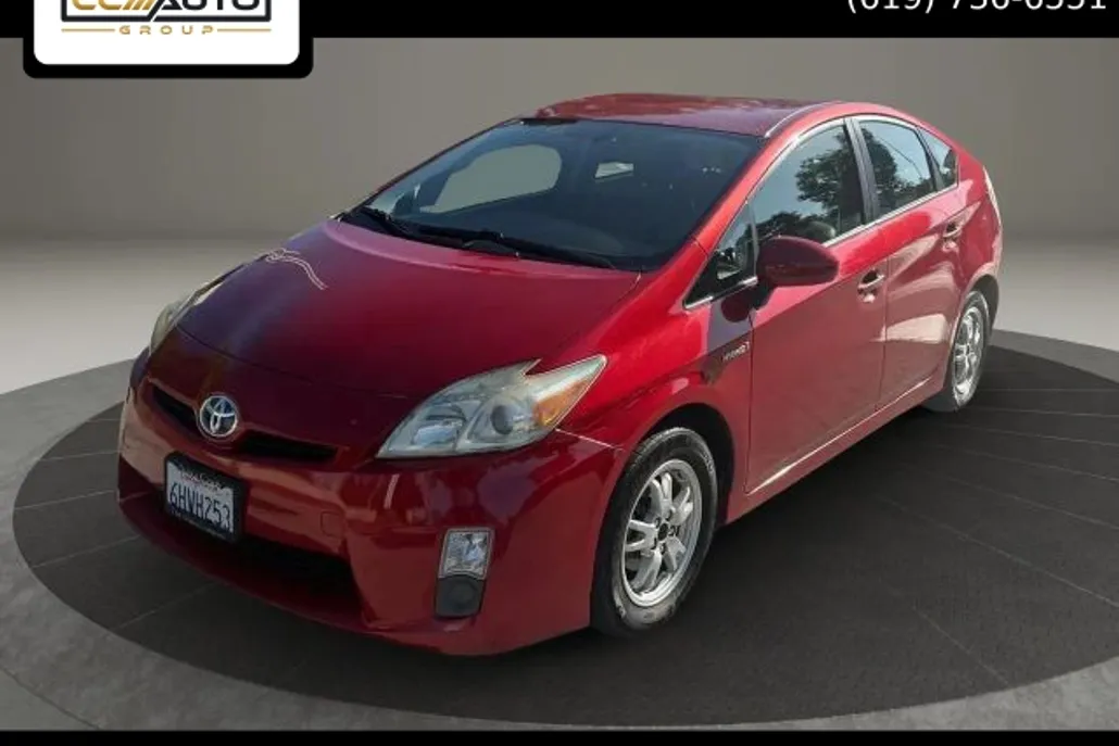 2010 Toyota Prius Four photo 1