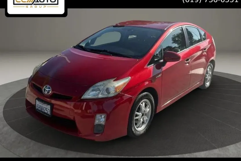 2010 Toyota Prius Four photo 1