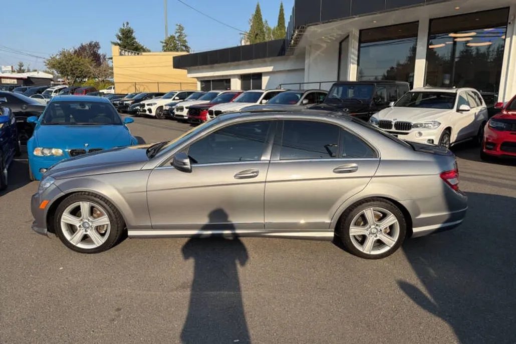 2011 Mercedes Benz C 300 Sport photo 1