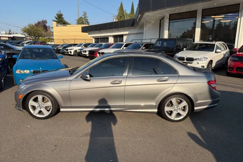 2011 Mercedes Benz C 300 Sport photo 1