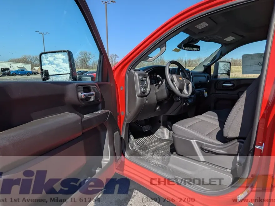 2025 Chevrolet Silverado 2500HD photo 1