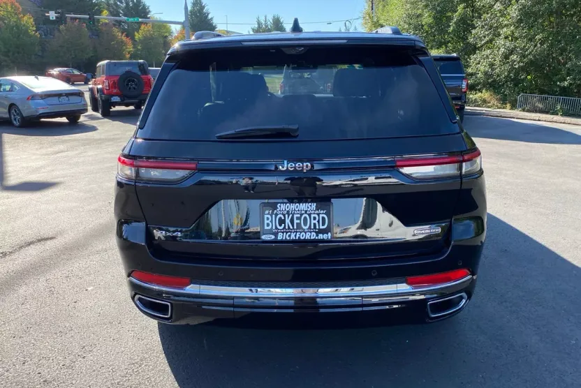 2022 Jeep Grand Cherokee Overland photo 1