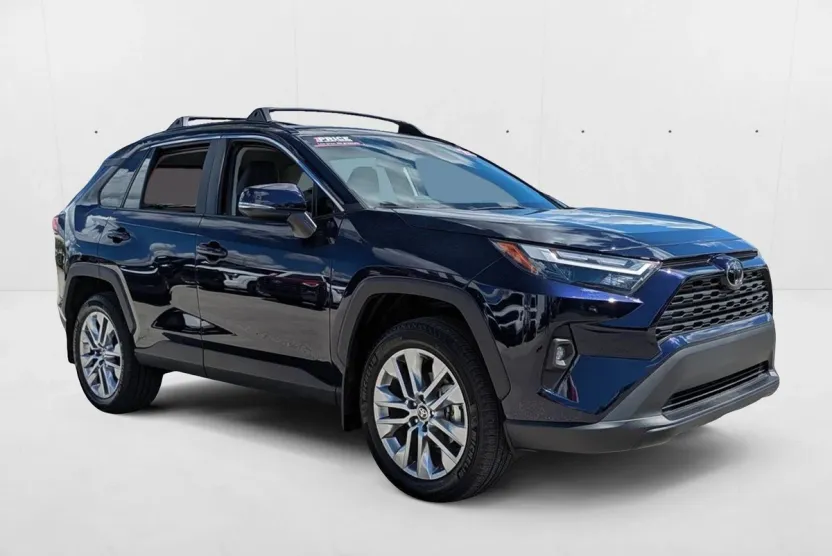 2025 Toyota RAV4 XLE Premium photo 1