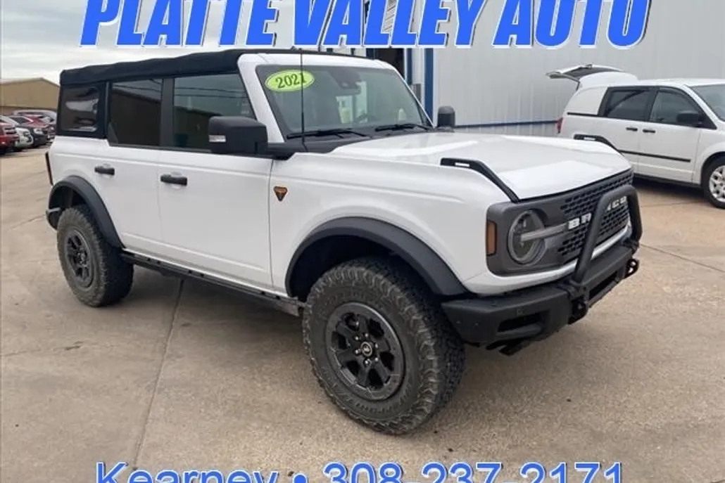 2021 Ford Bronco photo 1