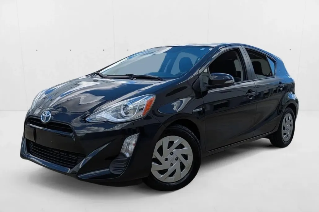 2016 Toyota Prius C Two photo 1