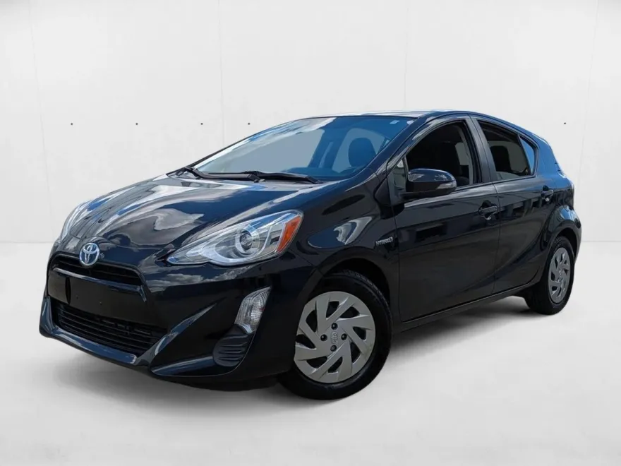 2016 Toyota Prius C Two photo 1