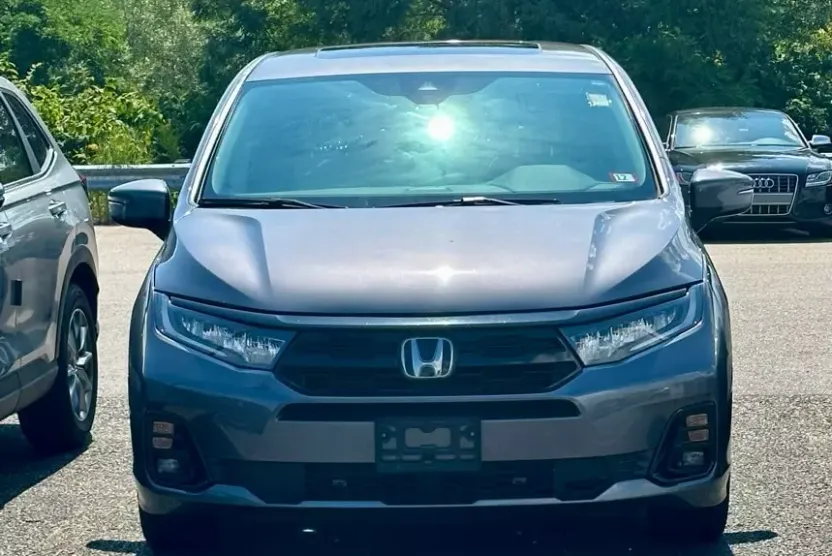 2025 Honda Odyssey Elite photo 1