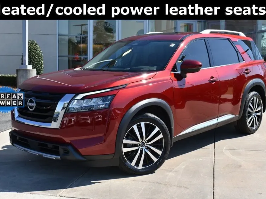 2023 Nissan Pathfinder Platinum photo 1
