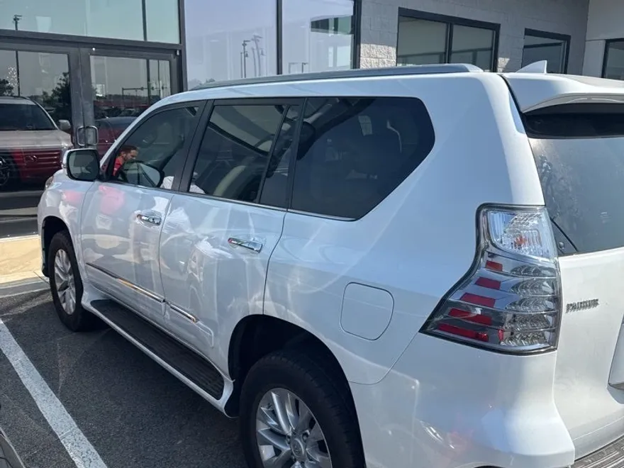 2019 Lexus GX 460 photo 1