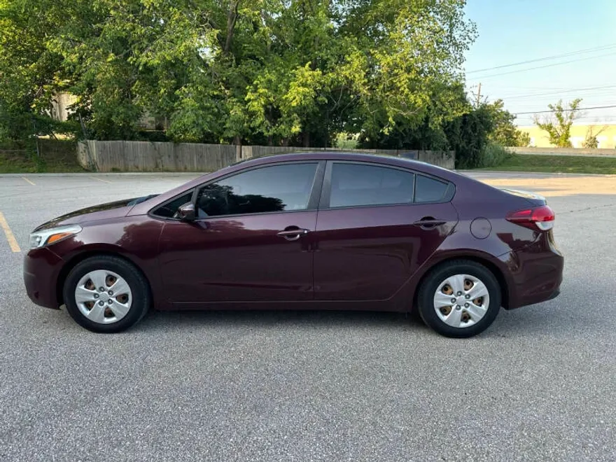 2018 Kia Forte LX Base photo 1