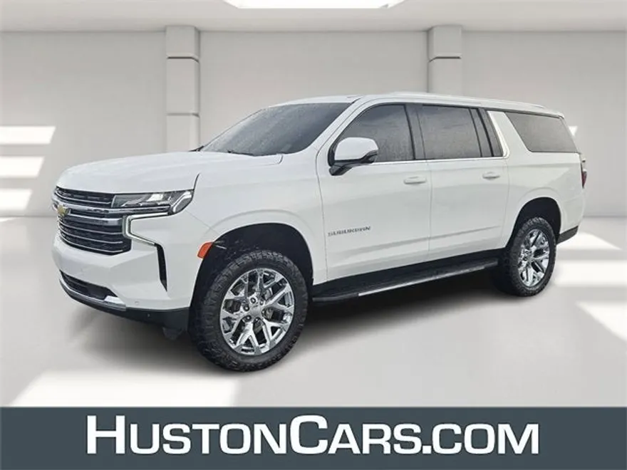 2022 Chevrolet Suburban LT photo 1
