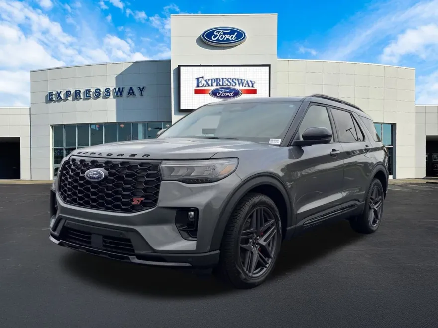 2025 Ford Explorer ST photo 1