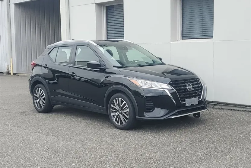 2023 Nissan Kicks SV photo 1