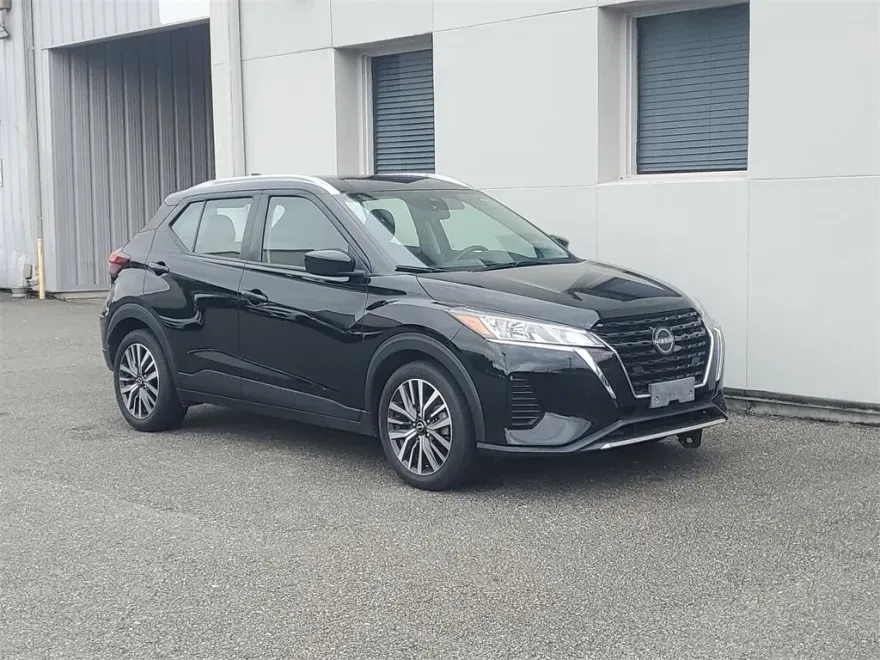 2023 Nissan Kicks SV photo 1