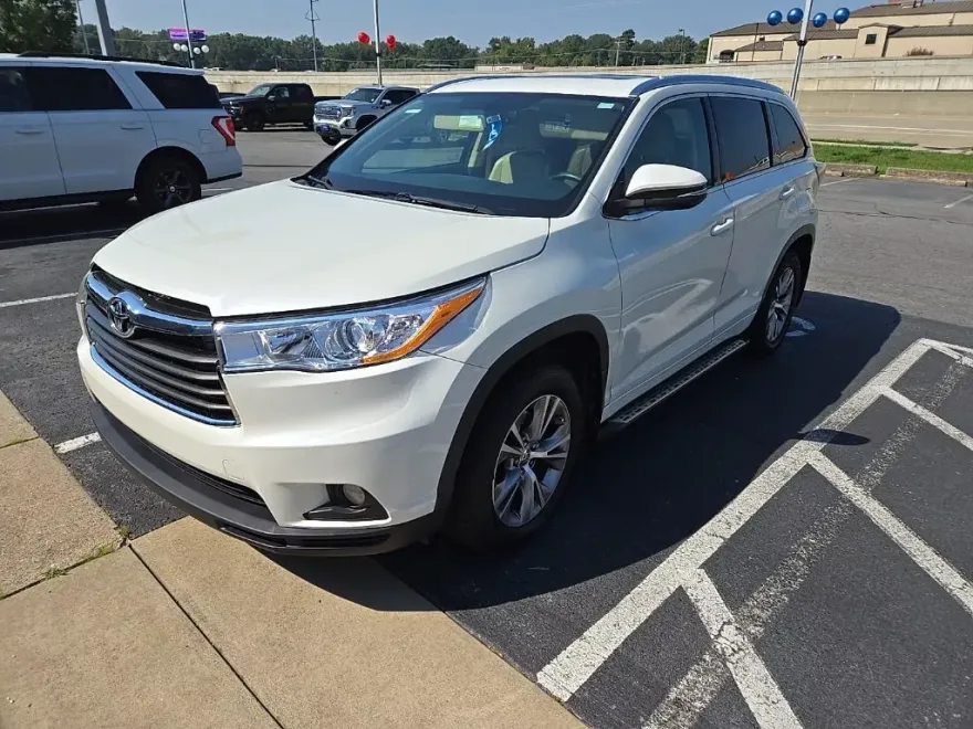 2015 Toyota Highlander XLE photo 1