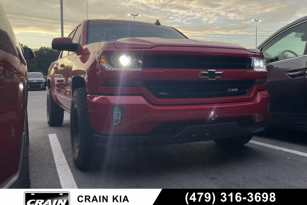 2018 Chevrolet Silverado 1500 LT2 photo 1