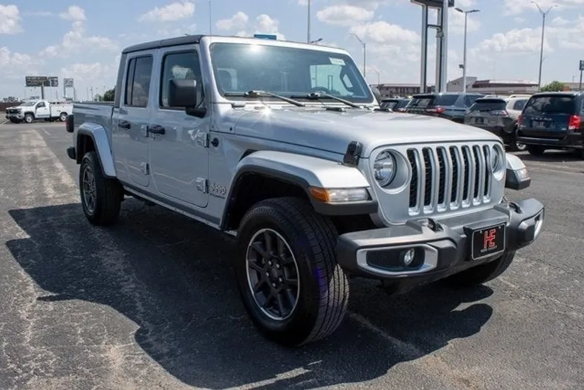2023 Jeep Gladiator Overland photo 1