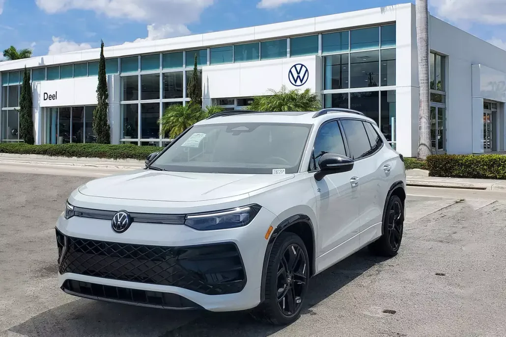 2025 Volkswagen Tiguan SE R-Line Black photo 1