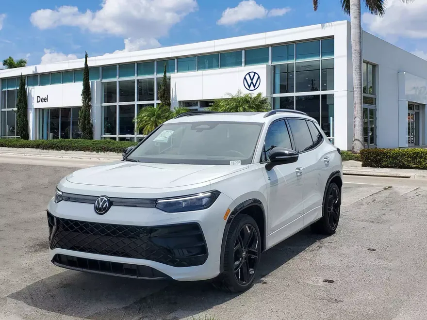 2025 Volkswagen Tiguan SE R-Line Black photo 1
