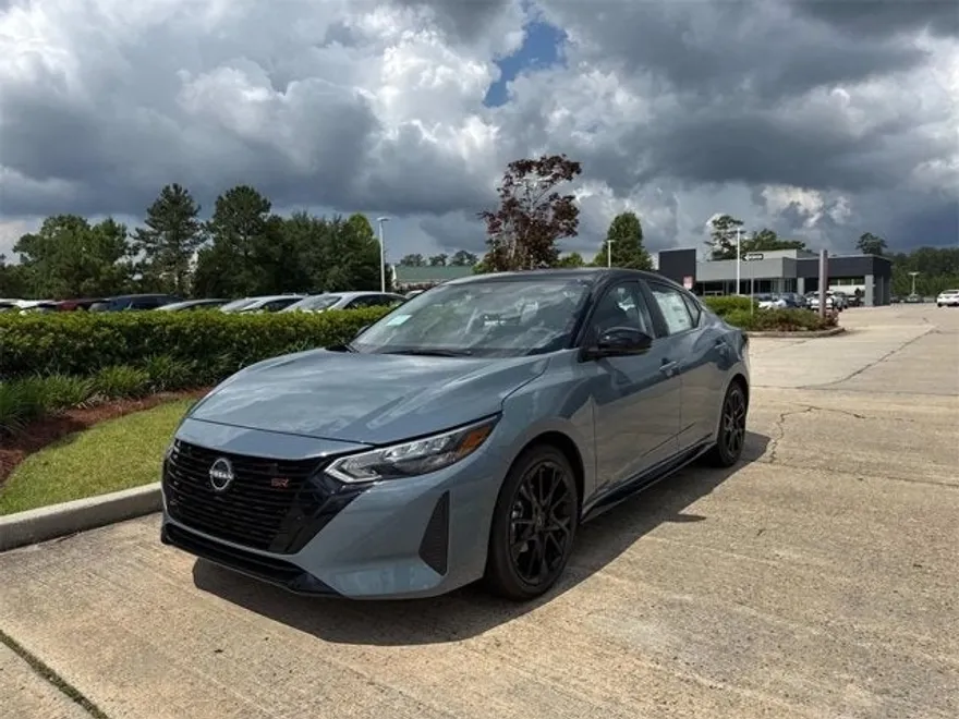 2025 Nissan Sentra SR photo 1