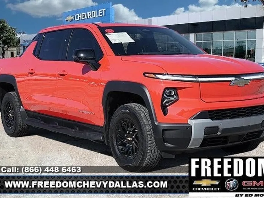 2025 Chevrolet Silverado EV LT photo 1