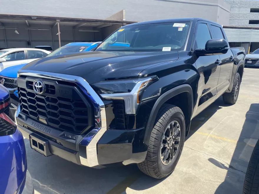 2024 Toyota Tundra SR5 CrewMax photo 1