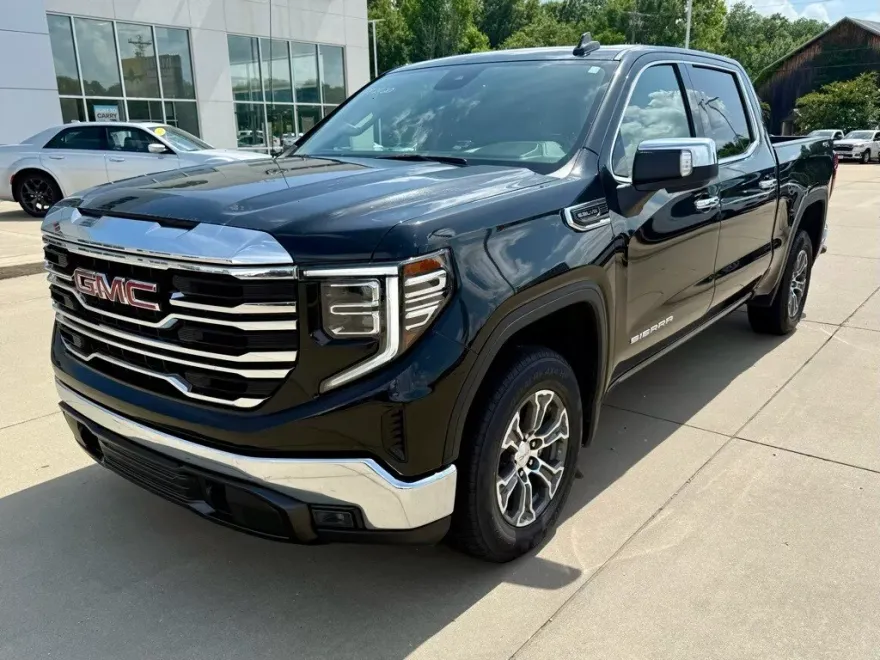 2024 Gmc Sierra 1500 SLT photo 1