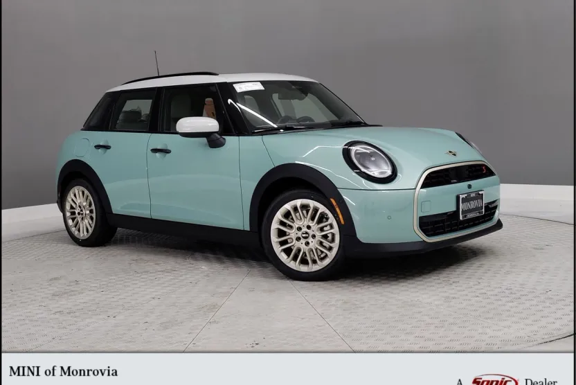 2026 Mini Cooper S Iconic photo 1