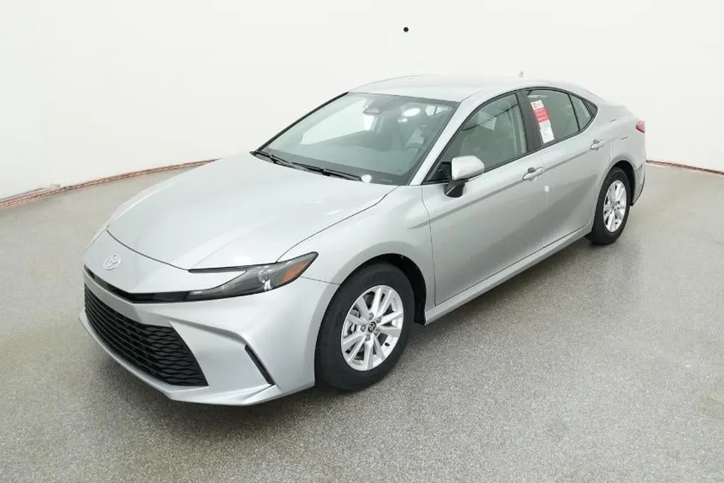2026 Toyota Camry LE photo 1