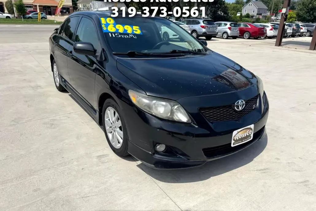 2010 Toyota Corolla photo 1