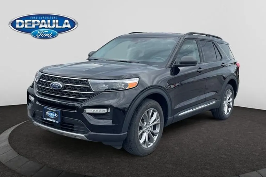 2022 Ford Explorer XLT photo 1