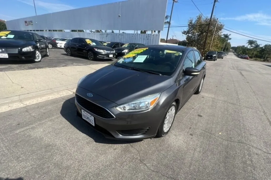 2015 Ford Focus SE photo 1