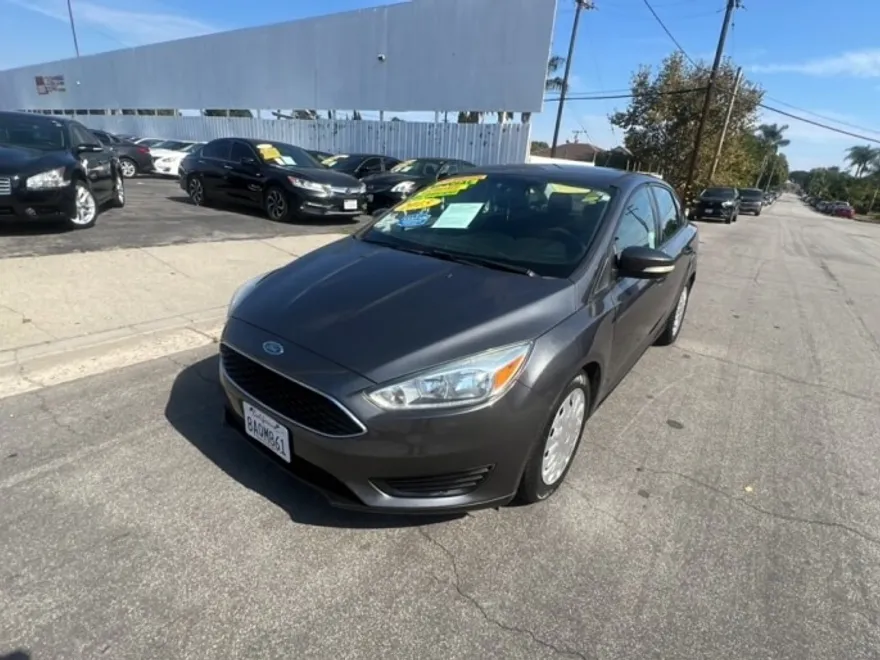 2015 Ford Focus SE photo 1