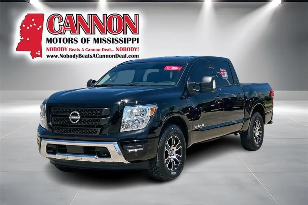 2024 Nissan Titan SV photo 1