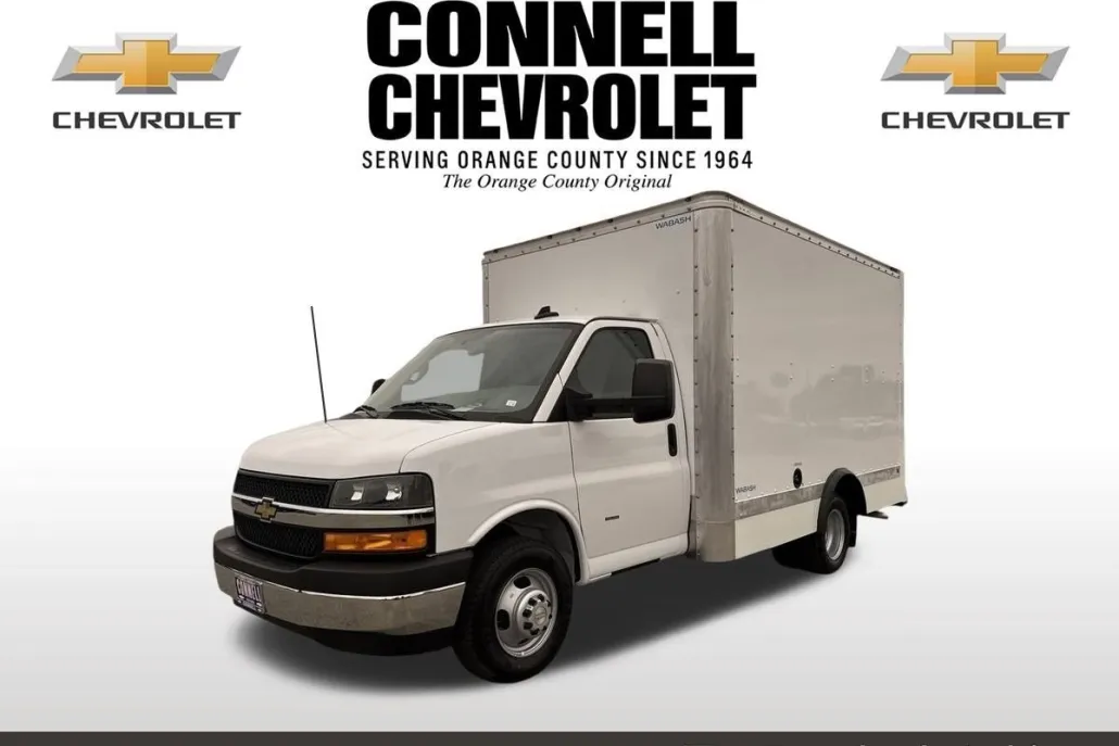 2024 Chevrolet Express Cutaway 3500 photo 1