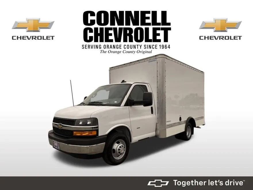 2024 Chevrolet Express Cutaway 3500 photo 1