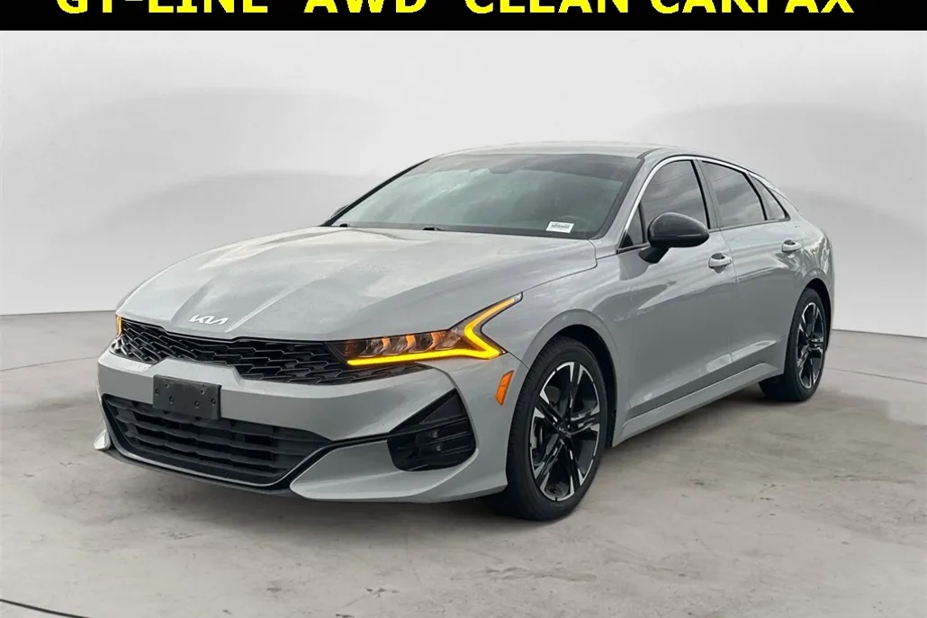 2022 Kia K5 GT-Line photo 1