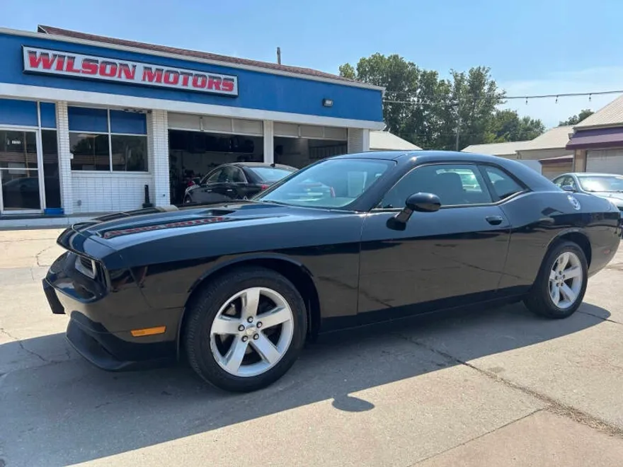 2013 Dodge Challenger SXT photo 1