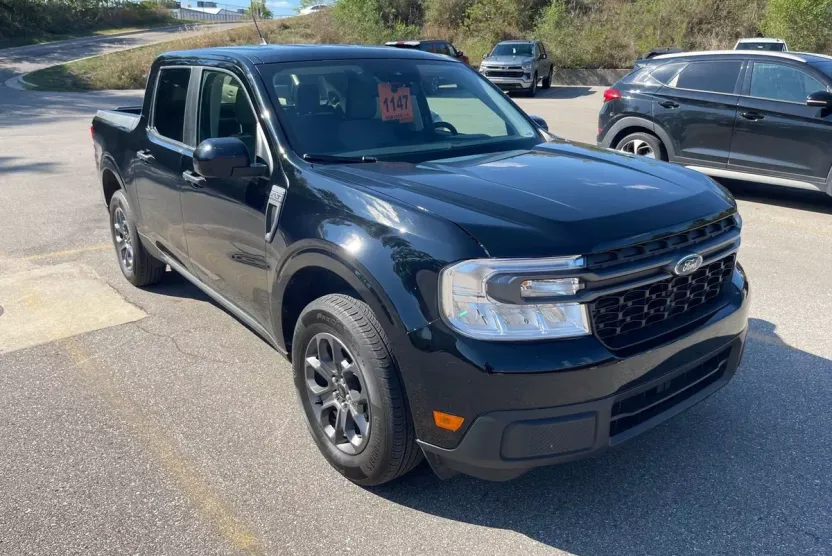 2022 Ford Maverick XLT photo 1