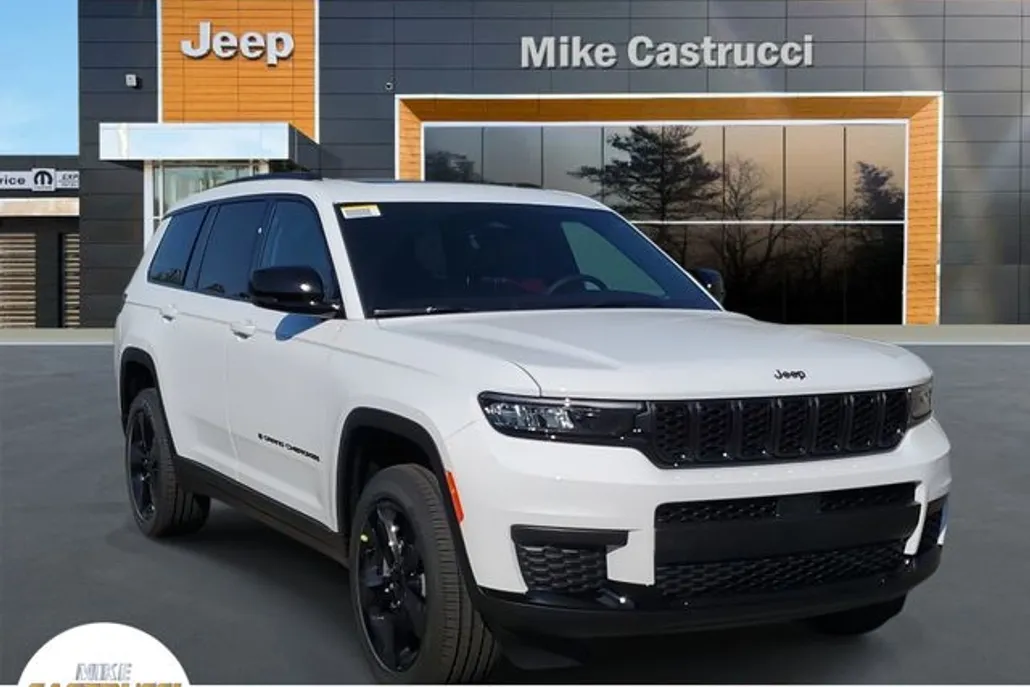 2025 Jeep Grand Cherokee Altitude photo 1