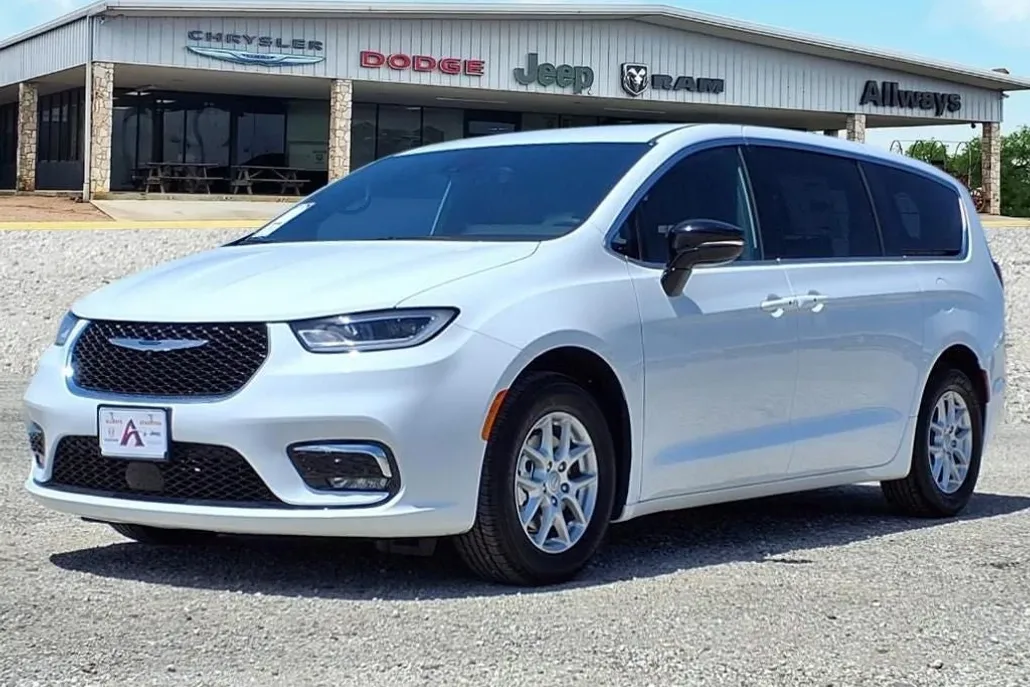 2025 Chrysler Pacifica photo 1