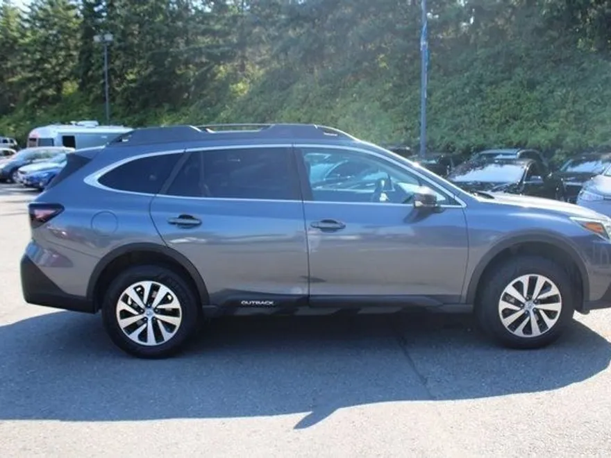 2022 Subaru Outback Premium photo 1