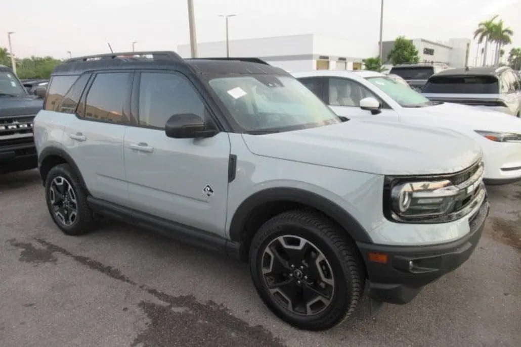 2021 Ford Bronco Sport Outer Banks photo 1