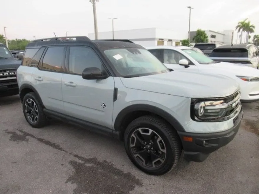 2021 Ford Bronco Sport Outer Banks photo 1