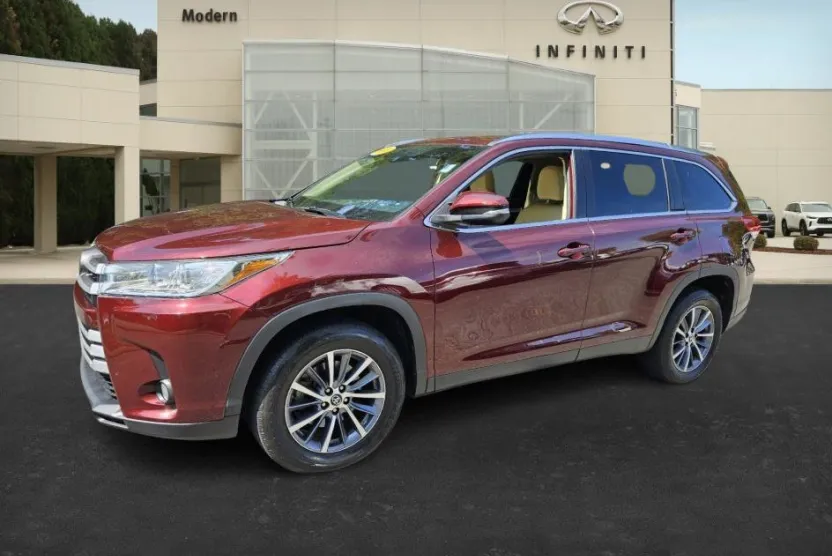 2019 Toyota Highlander XLE photo 1