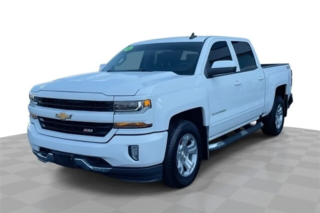 2018 Chevrolet Silverado 1500 LT photo 1